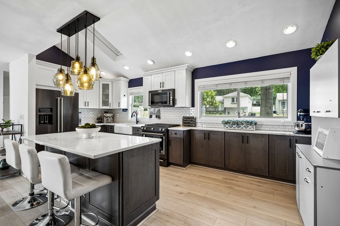 West Orange, New Jersey, United States 4 - 18497709