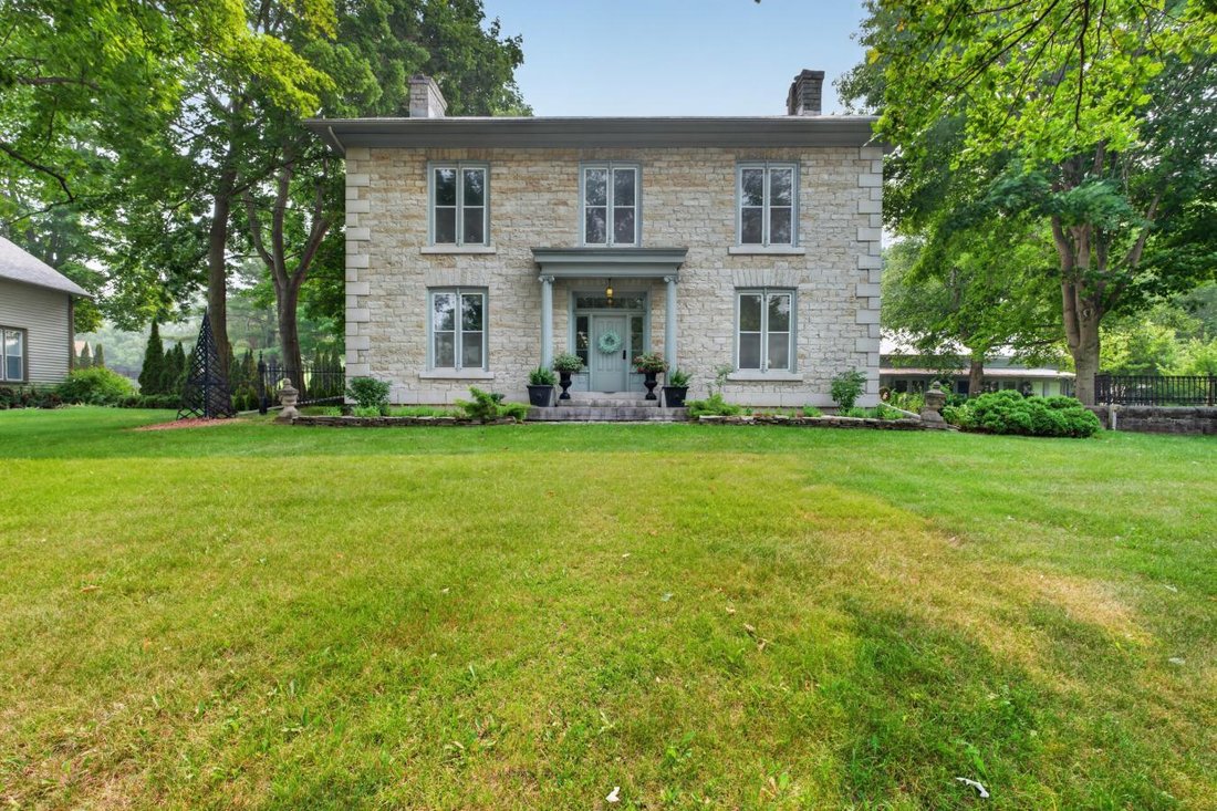 House in Yarker, Ontario, Canada 2 - 18497816