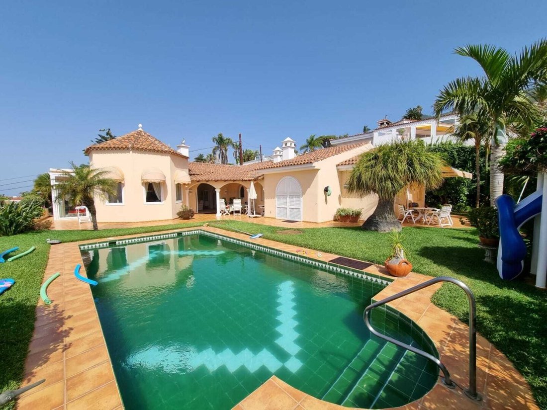 Villa in La Quinta, Canary Islands, Spain 1 - 18497874