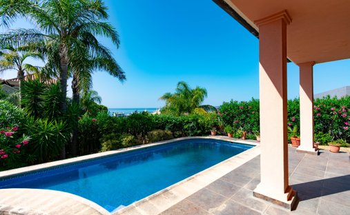 Villa in Estepona, Andalusien, Spanien 1