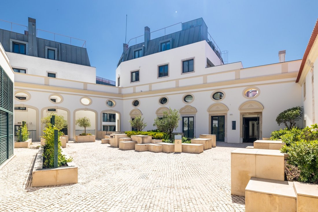 Apartment in Arroios, Lisbon, Portugal 2 - 18498149