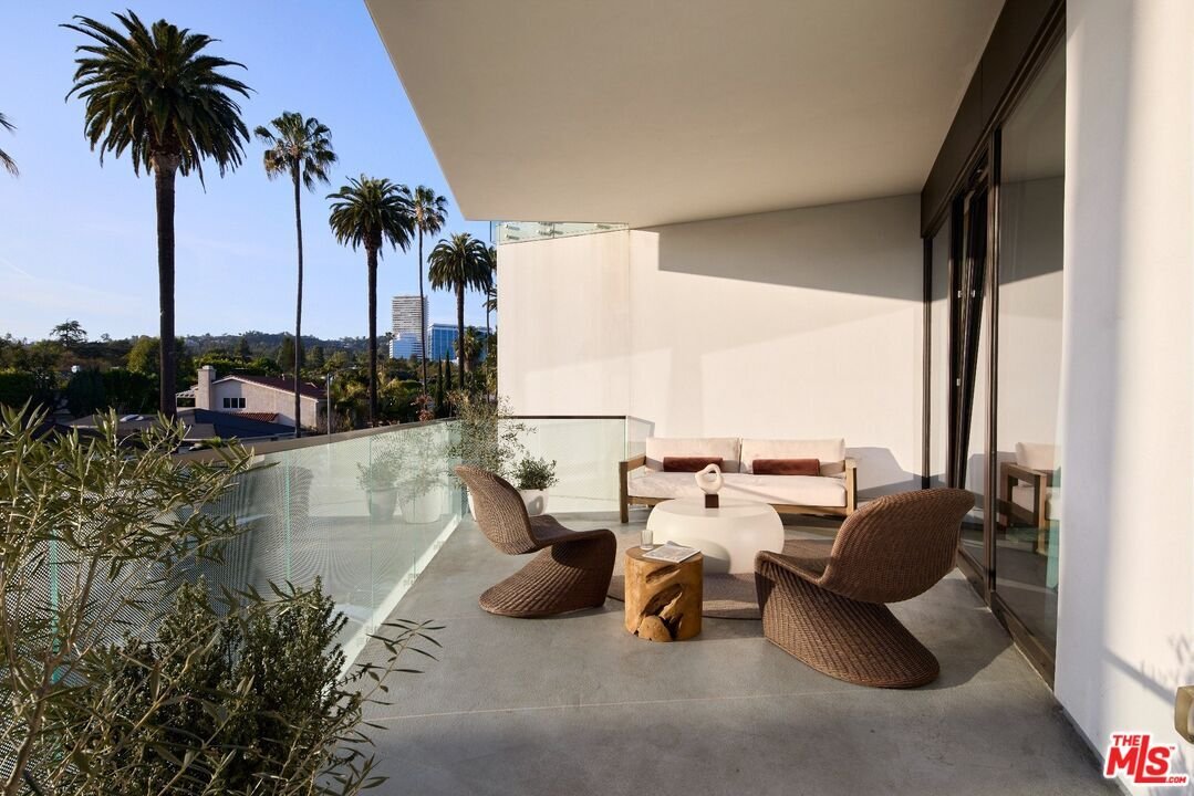 Condo in Los Angeles, California, United States 1 - 18498225