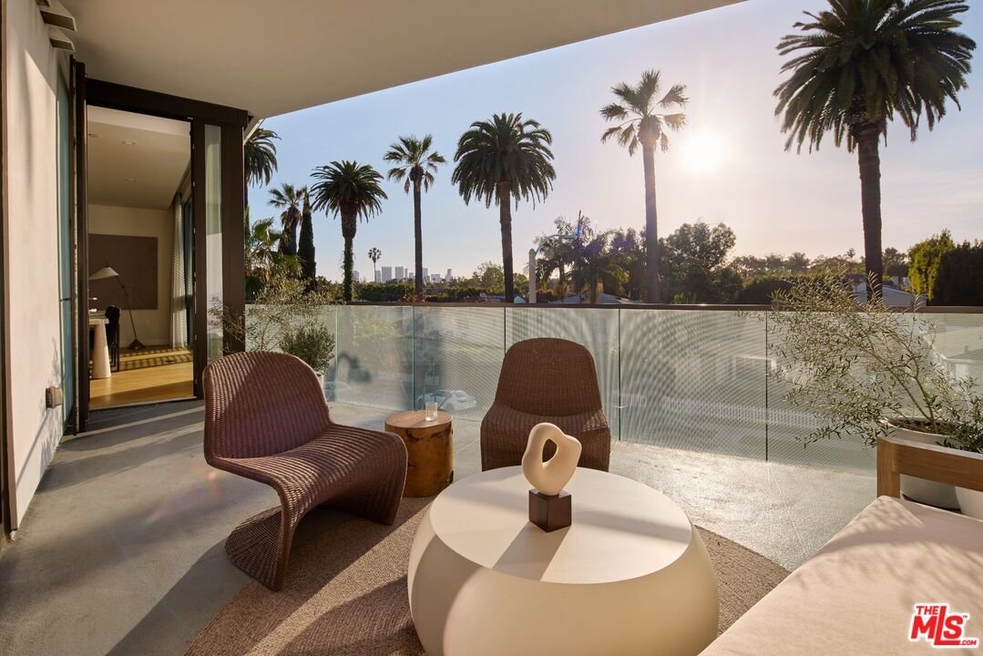 Condo in Los Angeles, California, United States 5 - 18498225