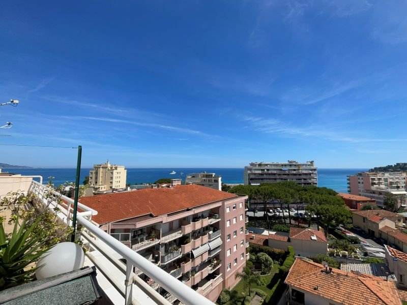 Wohnung in Dorf-Cros de Caste-Coupiere-Mont Gros, Roquebrune-Cap-Martin, Frankreich 1 - 18498104