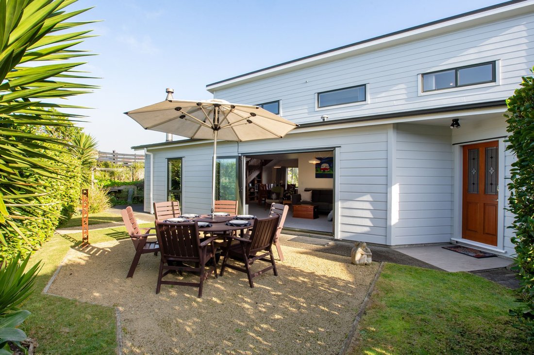 Waikanae Beach, Wellington, New Zealand 2 - 17675713
