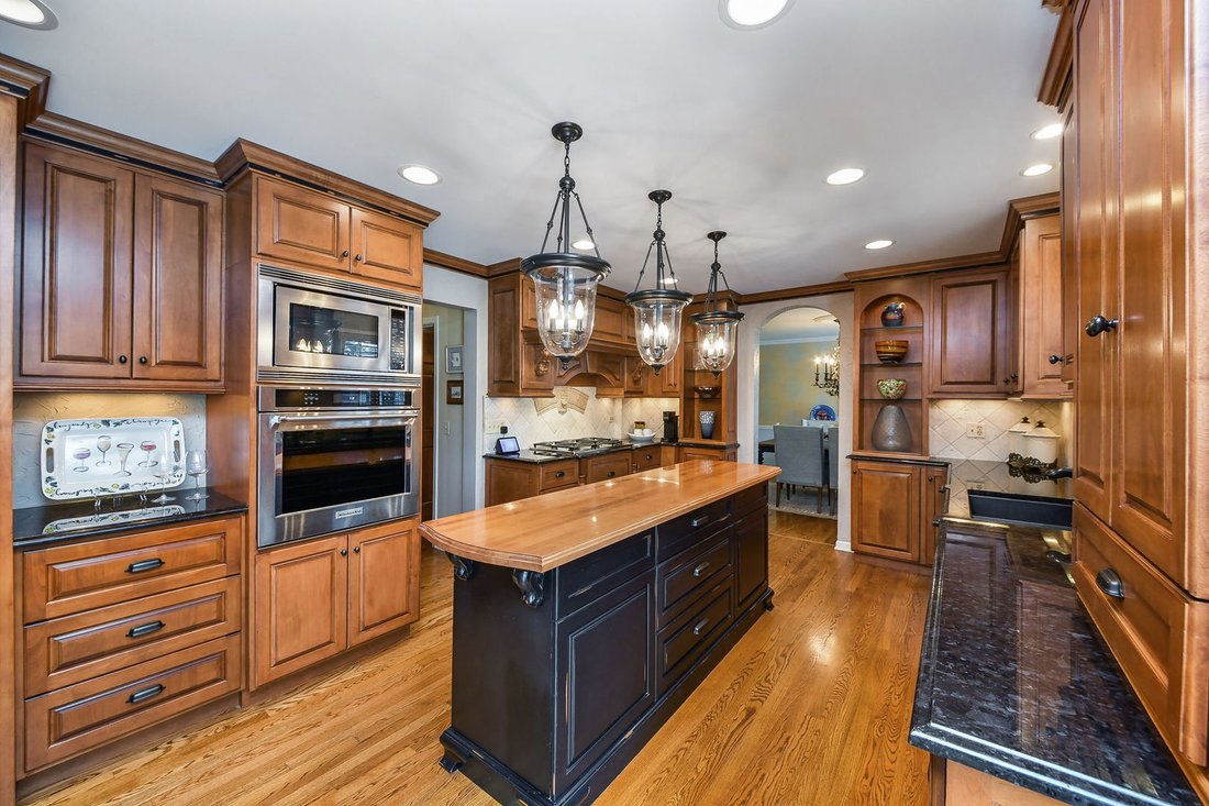 House in Bolingbrook, Illinois, United States 3 - 18416836