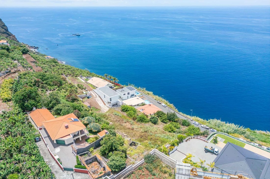 Land in Estreito da Calheta, Madeira, Portugal 1 - 18498142