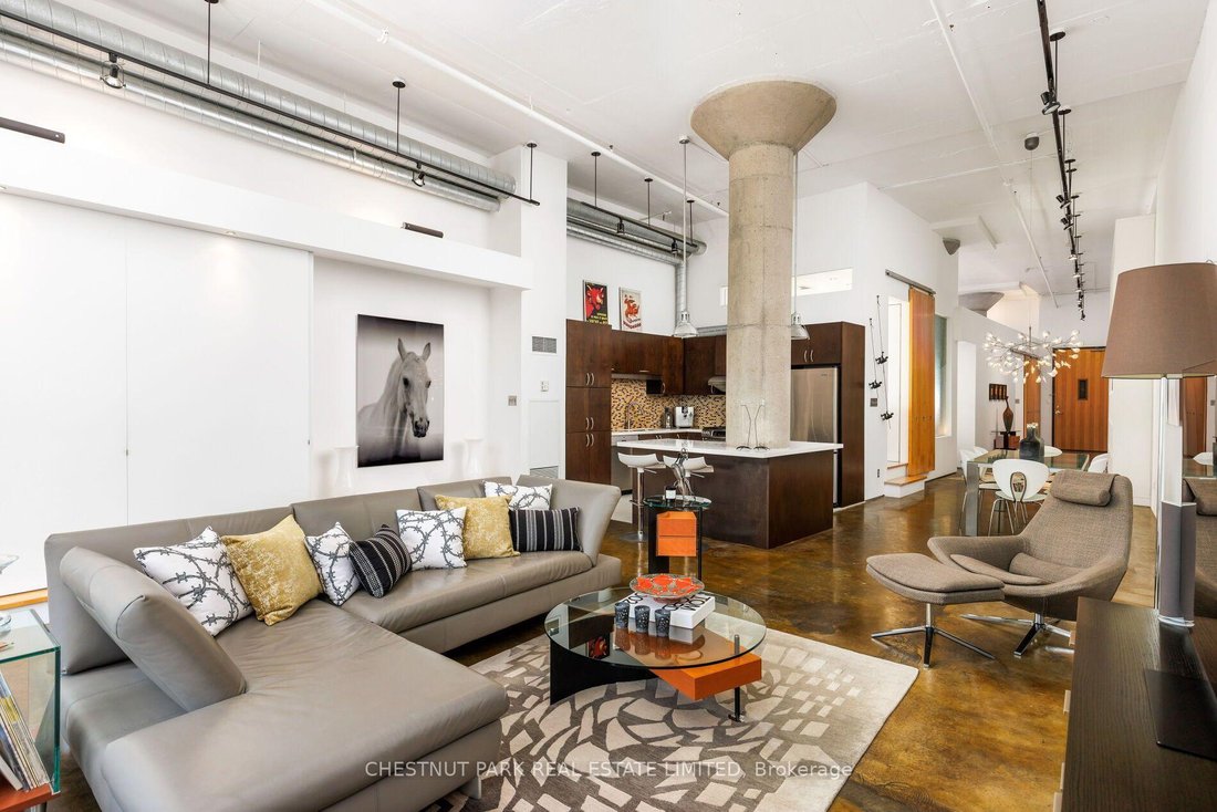Apartment in Toronto, Ontario, Canada 1 - 18498201