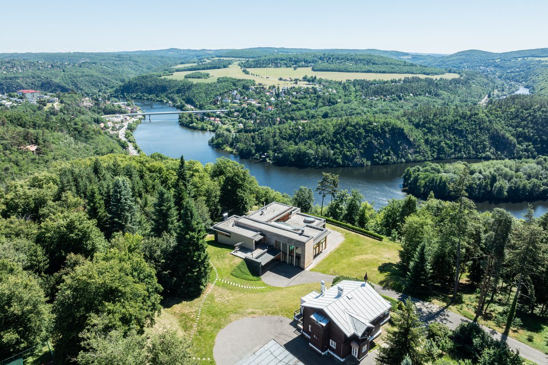 Estate in Davle, Prague, Czechia 2 - 18498220