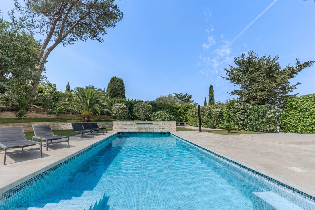 Villa in Mougins, Provence-Alpes-Côte d'Azur, France 3 - 18498230