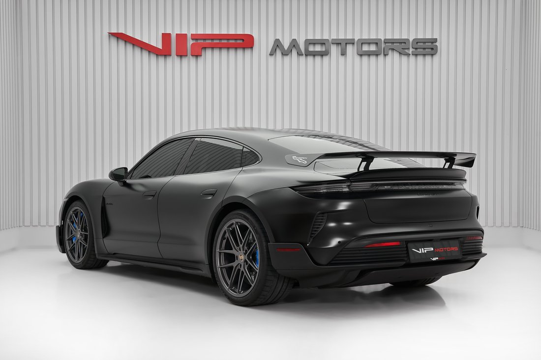 Coupe in Dubai, United Arab Emirates 4 - 18498537
