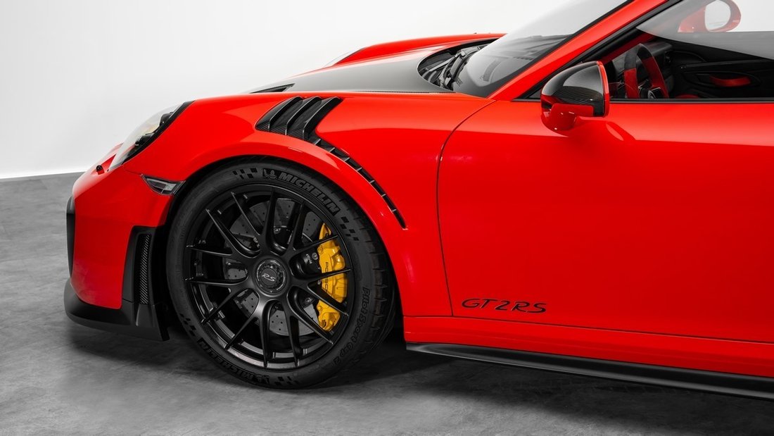 Coupe in Dubai, United Arab Emirates 4 - 18498581