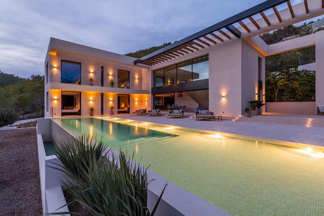 Villa in Ibiza Town, Balearic Islands, Spain 3 - 18498694