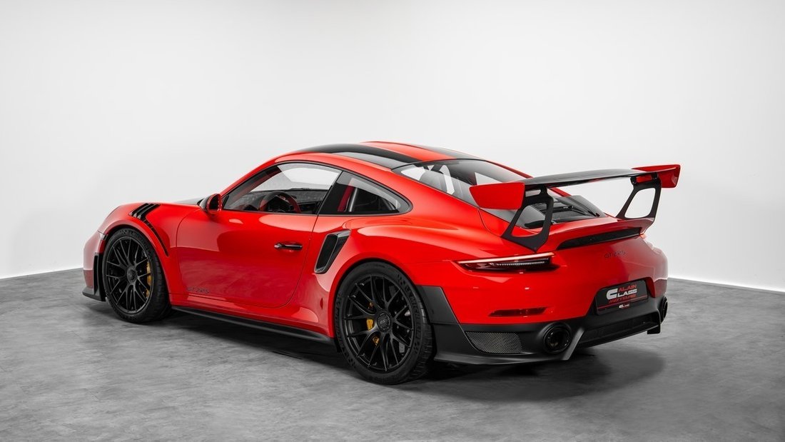 Coupe in Dubai, United Arab Emirates 2 - 18498581