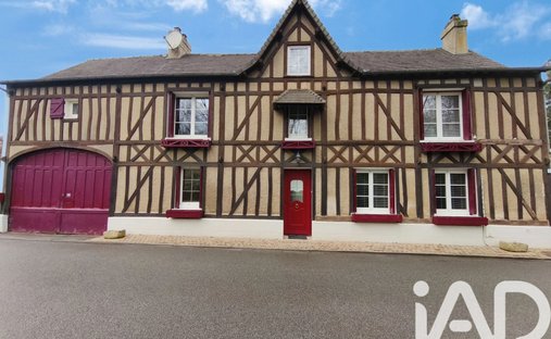 House in La Villeneuve-en-Chevrie, Ile-de-France, France 1