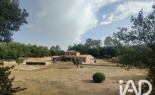 Maison à Tourves, Provence-Alpes-Côte d'Azur, France 1