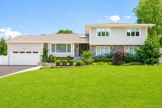 House in Plainview, New York, United States 1 - 18498512