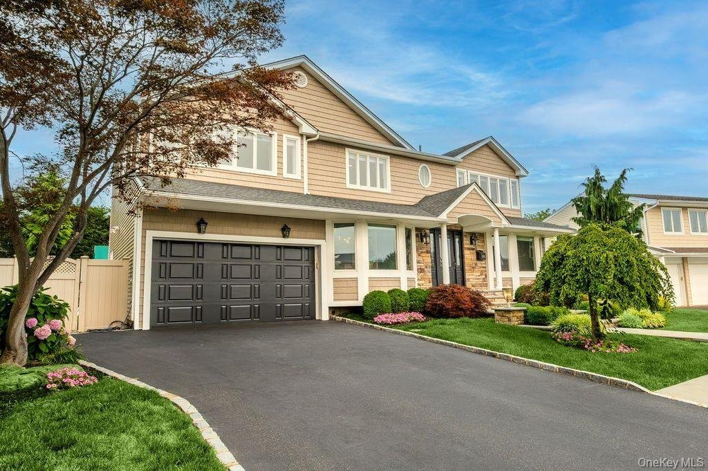 House in Merrick, New York, United States 4 - 18498524