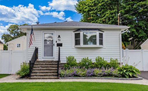 House in West Islip, New York, United States 1