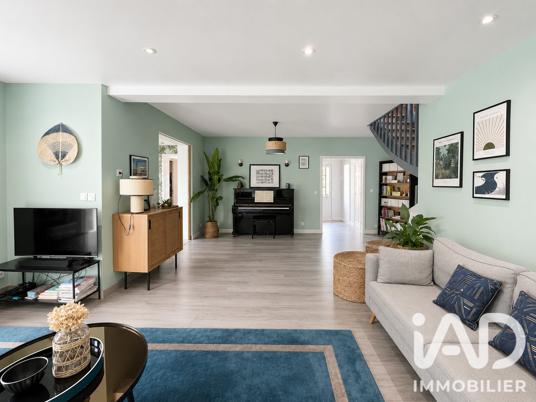 House in Chatou, Ile-de-France, France 2 - 18283507