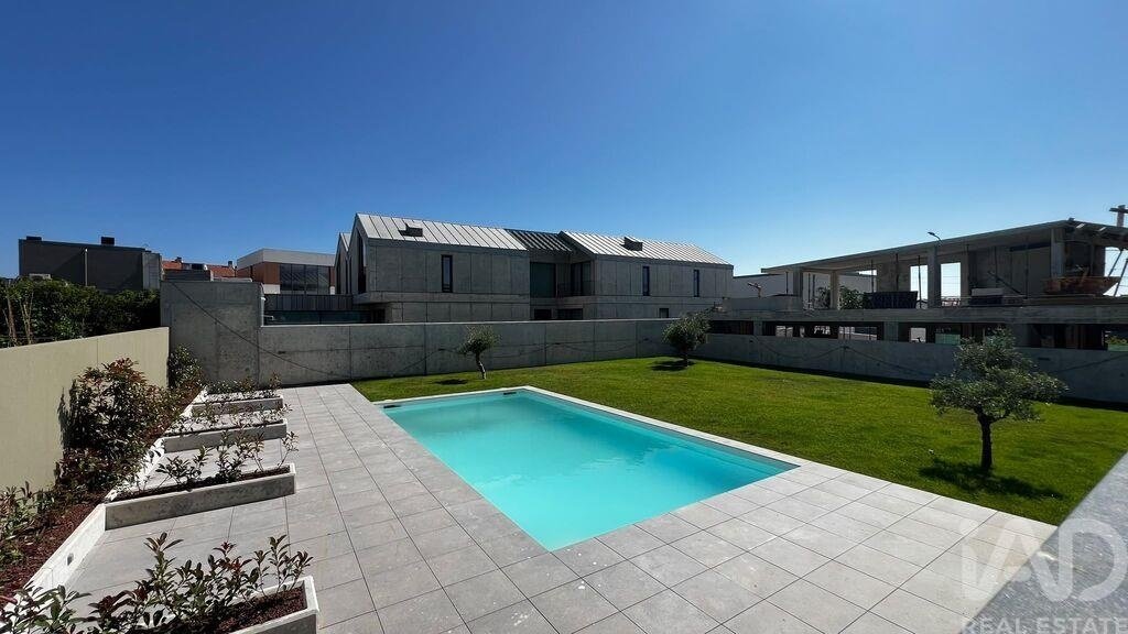 Townhouse in Mafamude e Vilar do Paraiso, Porto District, Portugal 2 - 14404139
