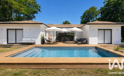 House in Salles, Nouvelle-Aquitaine, France 1