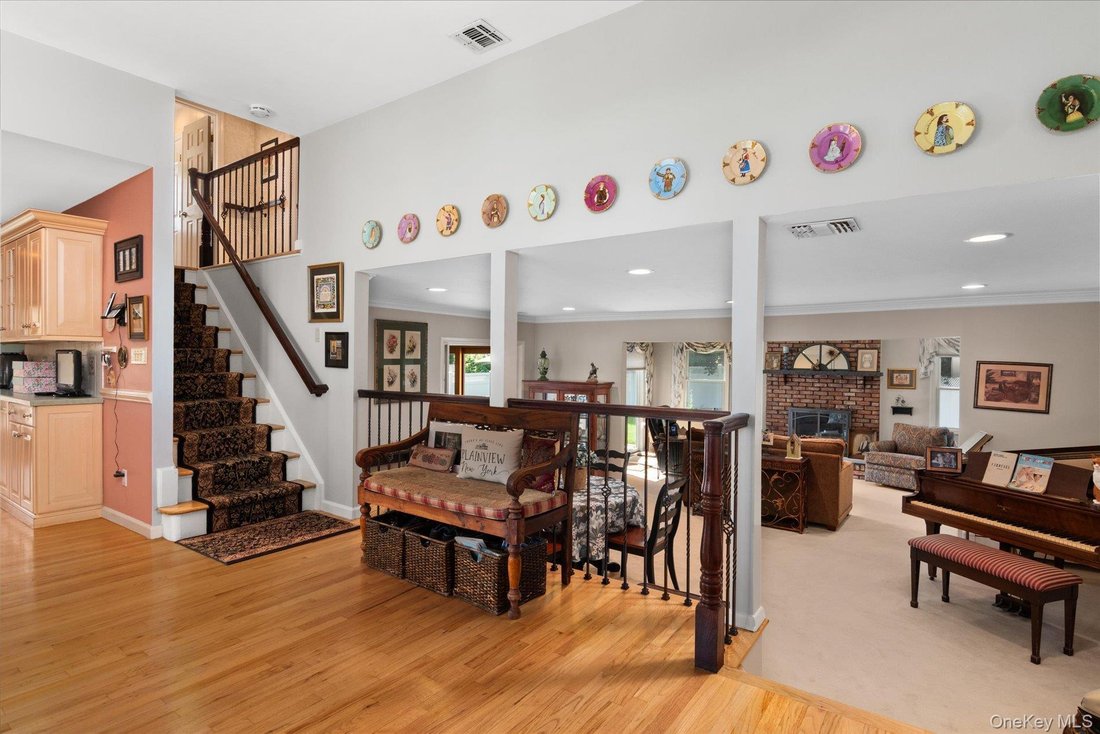 House in Plainview, New York, United States 4 - 18498535