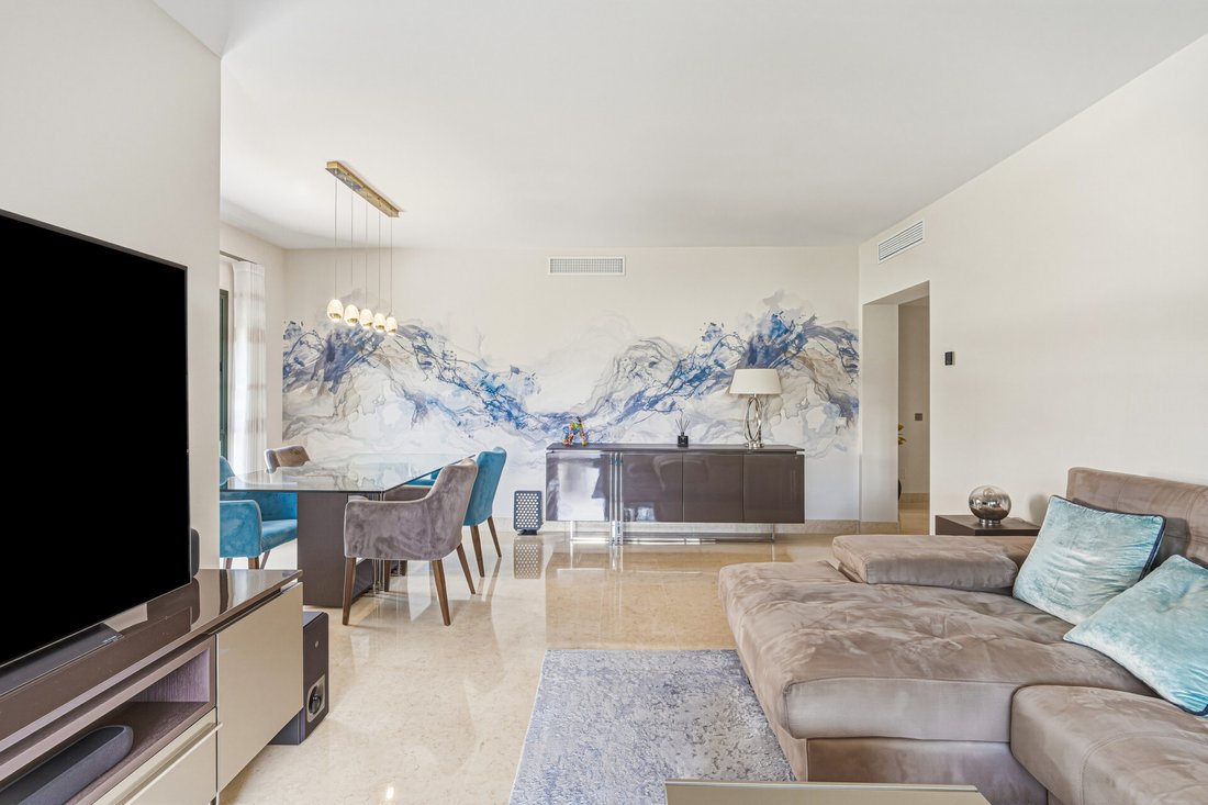 Apartment in Benahavis, Andalusia, Spain 3 - 18498428