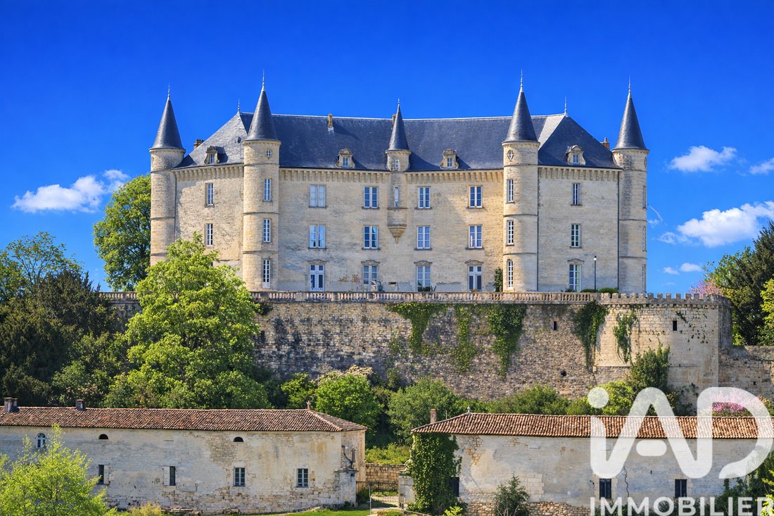 House in Mouthiers-sur-Boeme, Nouvelle-Aquitaine, France 1 - 17884686