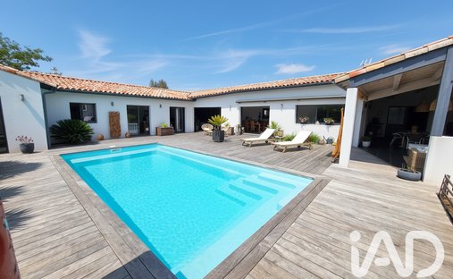 House in Fouras, Nouvelle-Aquitaine, France 1