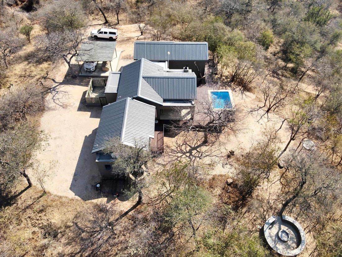 House in Hoedspruit, Limpopo, South Africa 1 - 18090415