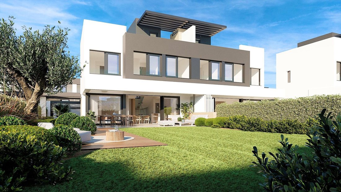 Townhouse in Estepona, Andalusia, Spain 1 - 18498440