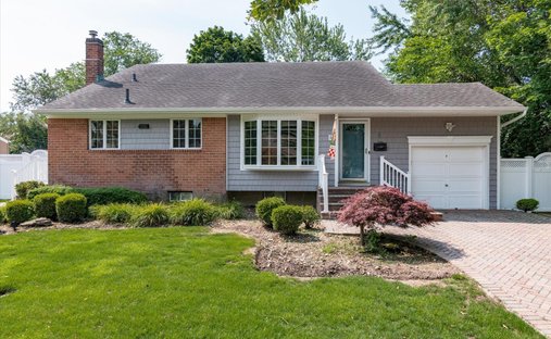 House in Plainview, New York, United States 1