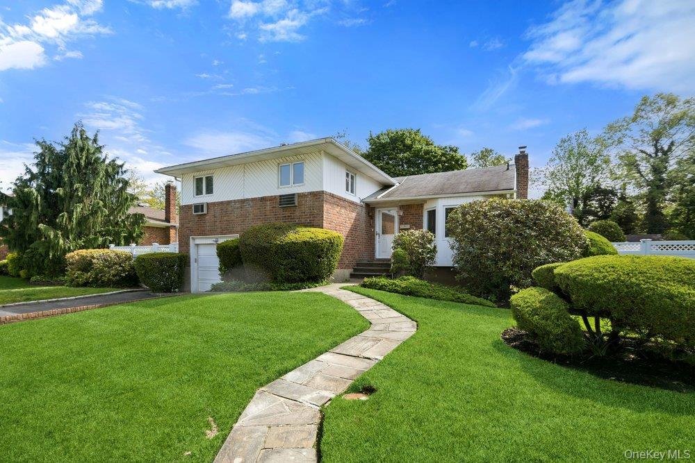 House in Plainview, New York, United States 2 - 18016933