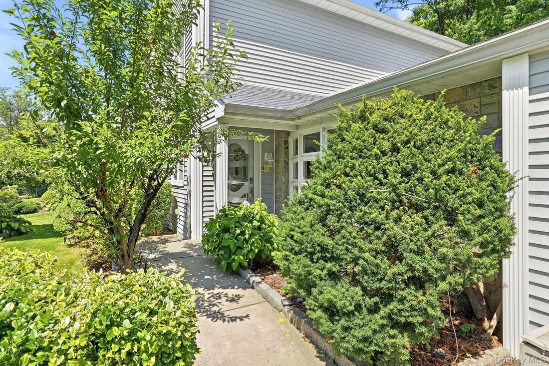 House in Thornwood, New York, United States 3 - 18498690