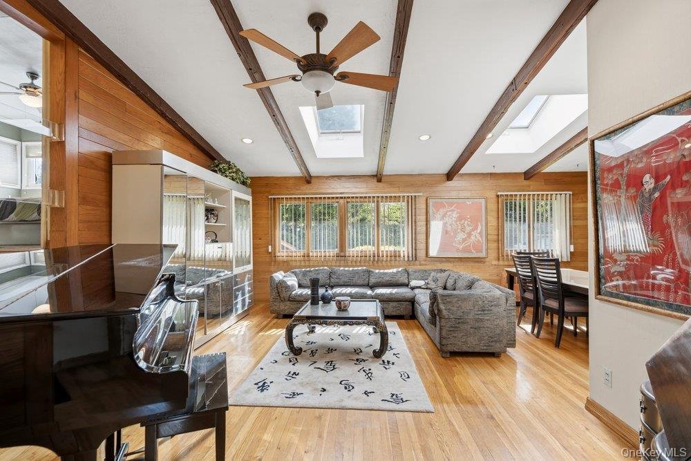 House in Plainview, New York, United States 4 - 18016933