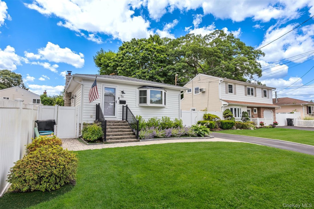House in West Islip, New York, United States 3 - 18498517