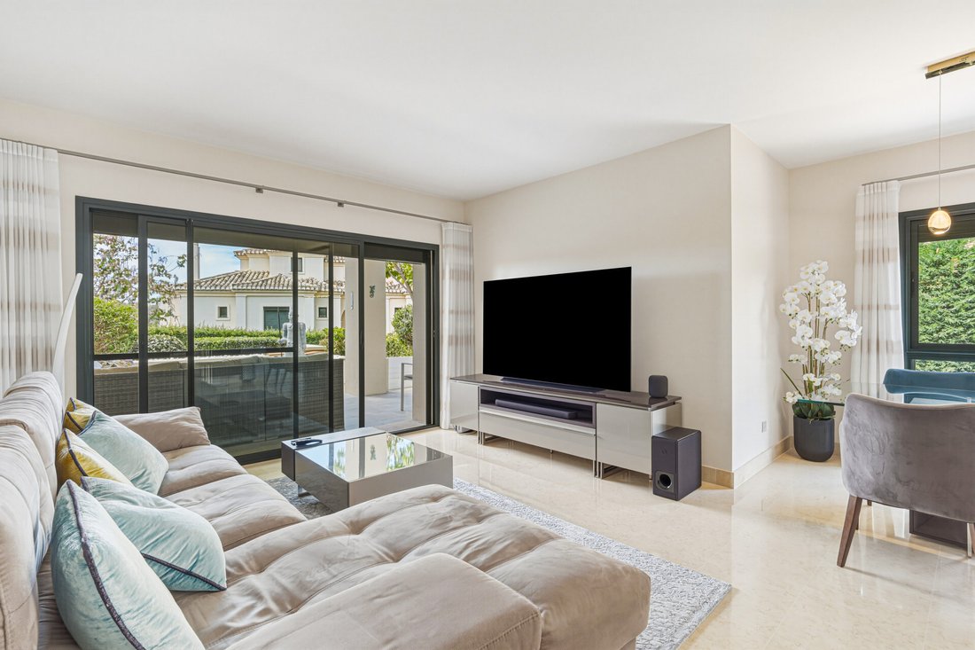 Apartment in Benahavis, Andalusia, Spain 4 - 18498428