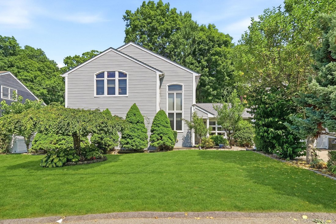 House in Thornwood, New York, United States 1 - 18498690