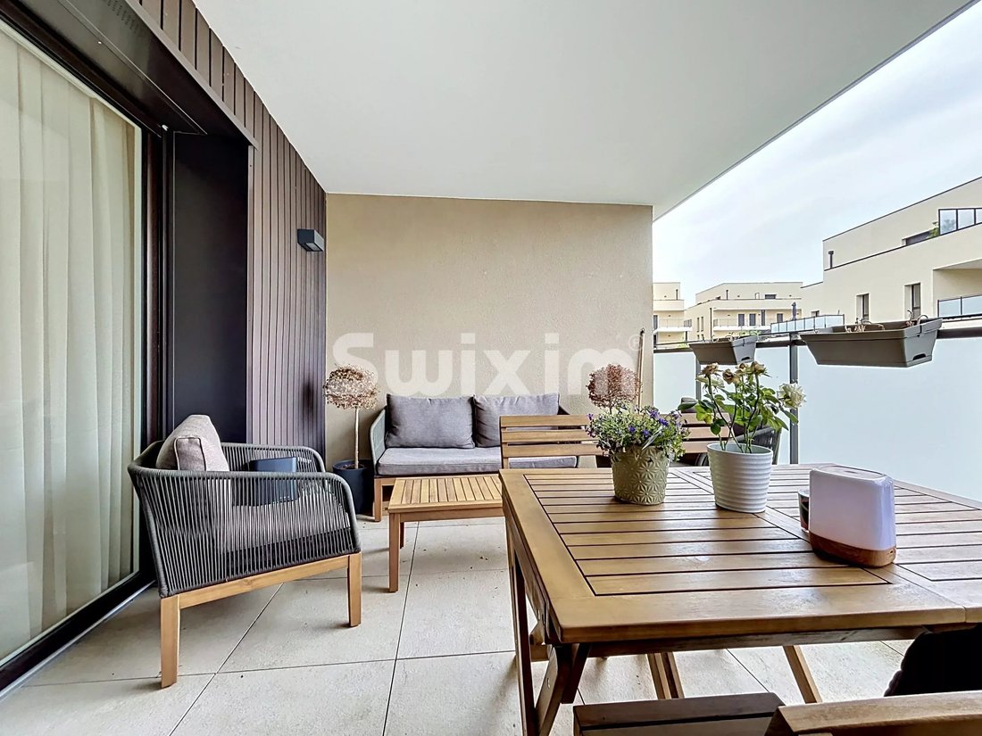 Apartment in Ferney-Voltaire, Auvergne-Rhône-Alpes, France 1 - 18498262