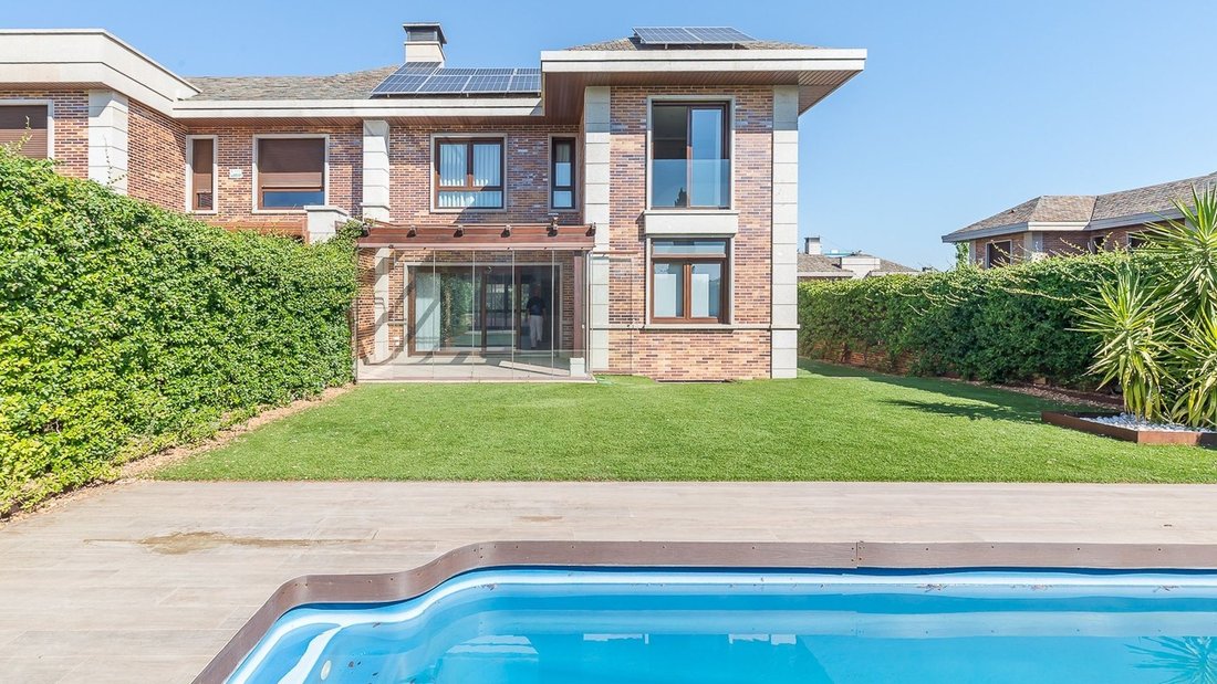 Villa in Majadahonda, Comunidad de Madrid, Spain 4 - 18498443