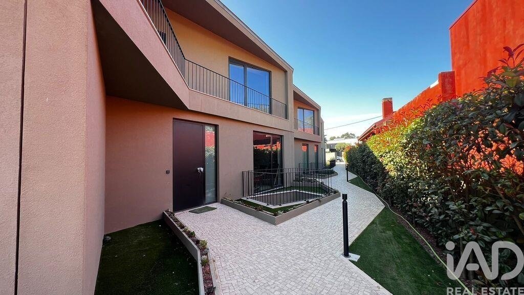 Townhouse in Mafamude e Vilar do Paraiso, Porto District, Portugal 1 - 14404139