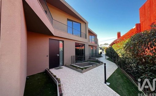 Maison de ville à Mafamude et Vilar do Paraiso, District de Porto, Portugal 1