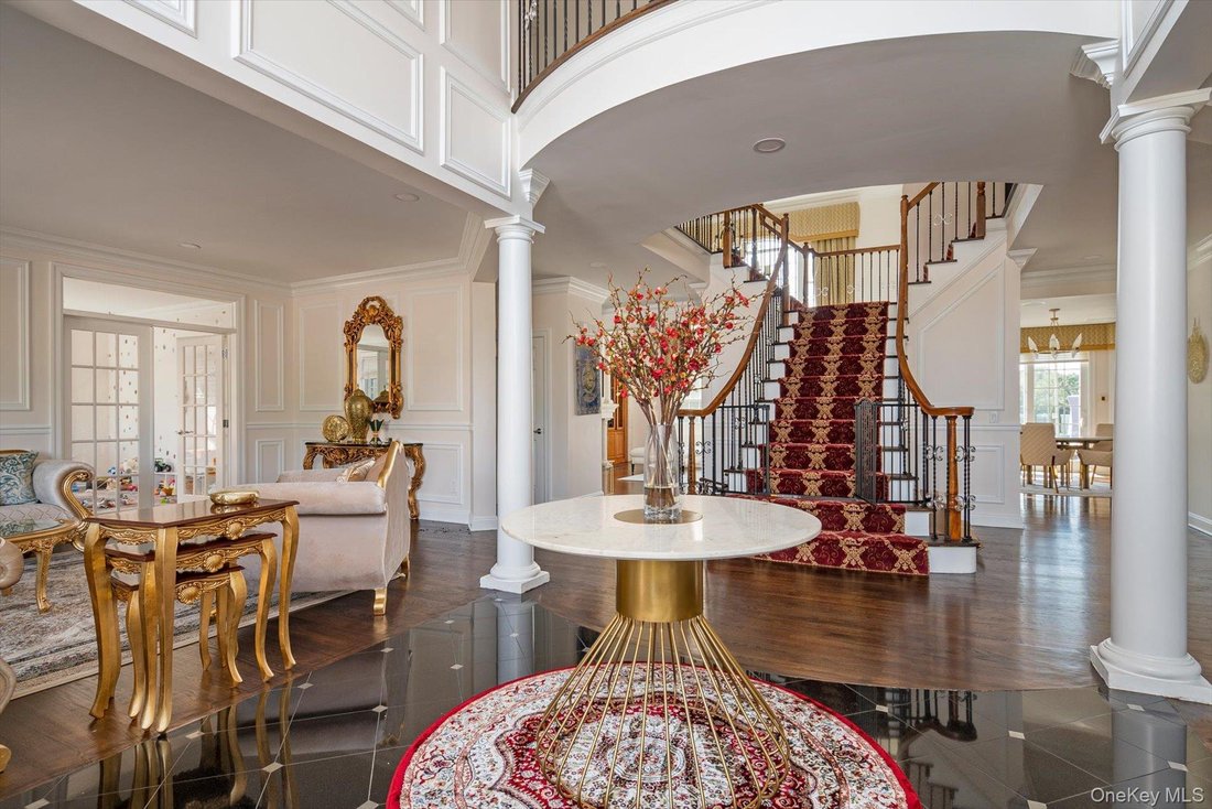 House in Melville, New York, United States 4 - 18498515