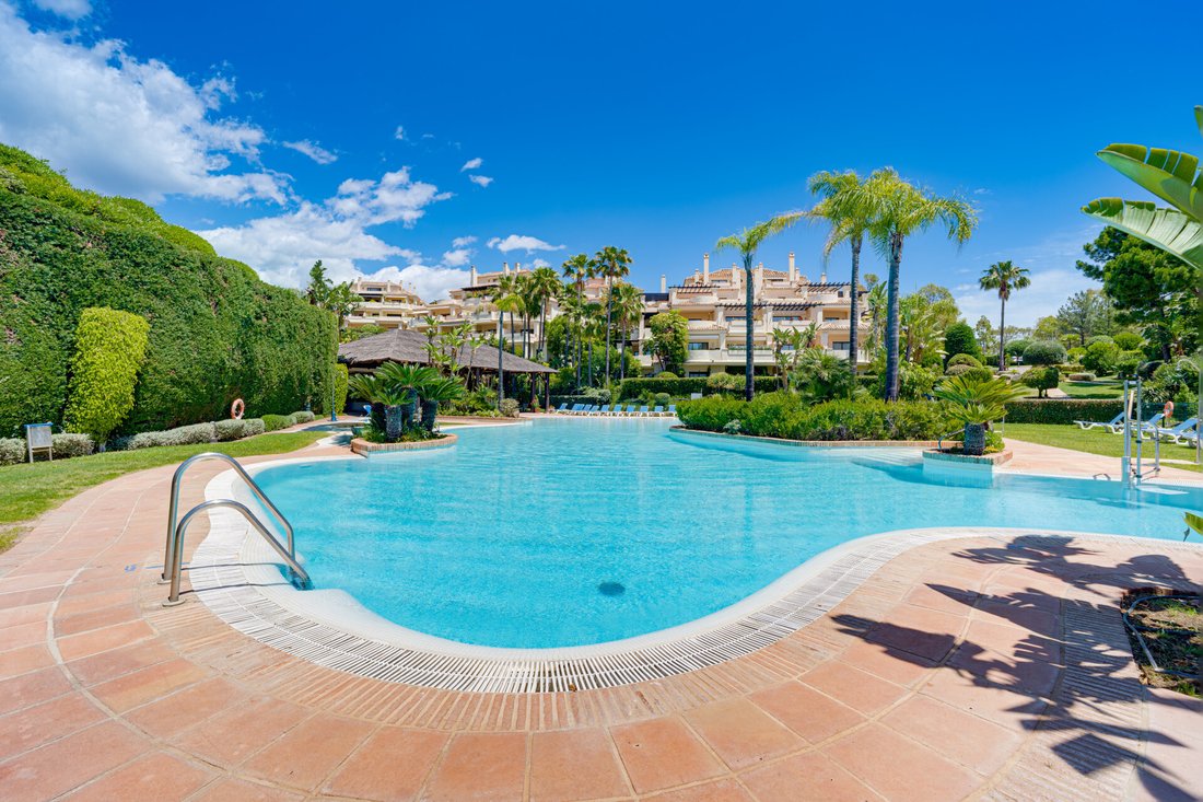 Apartment in Benahavis, Andalusia, Spain 1 - 18498428