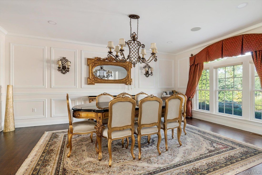 House in Melville, New York, United States 5 - 18498515