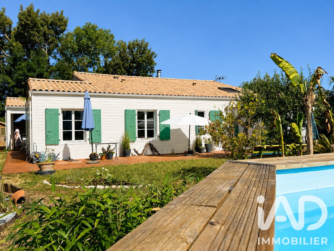 House in Yves, Nouvelle-Aquitaine, France 1 - 18339149
