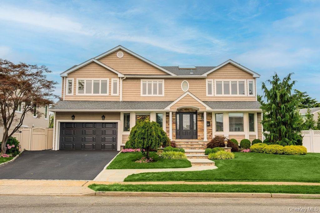 House in Merrick, New York, United States 2 - 18498524