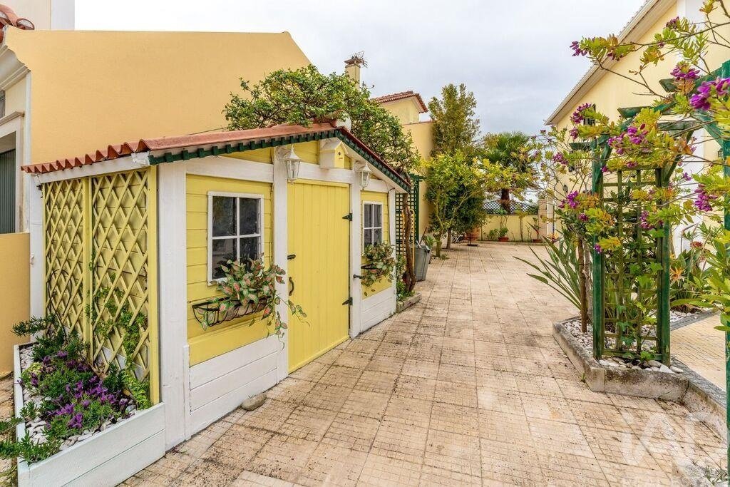 Townhouse in Ericeira, Lisbon, Portugal 4 - 18498574