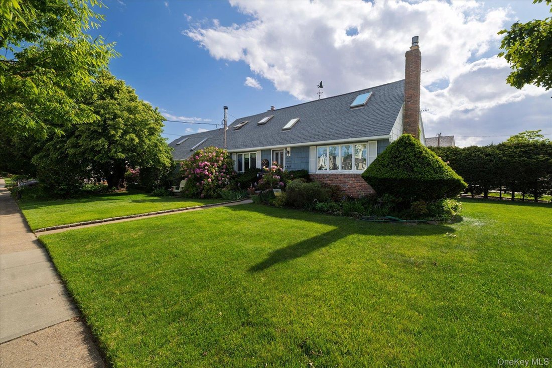 House in Massapequa, New York, United States 5 - 18498478